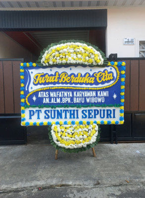 Papan Bunga Duka di Karangsewu