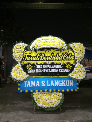 Papan Bunga Duka di Karangsewu